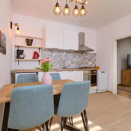 Deja Near Centar And Cikat Bay With Private Parking Apartamento