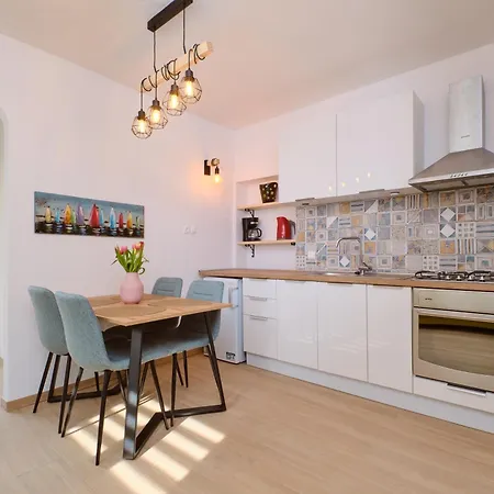 Apartamento Deja Near Centar And Cikat Bay With Private Parking *