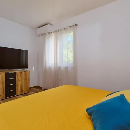 Apartamento Deja Near Centar And Cikat Bay With Private Parking *