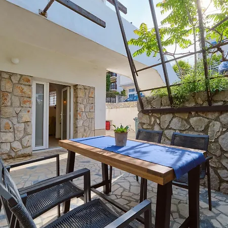 Deja Near Centar And Cikat Bay With Private Parking Apartamento